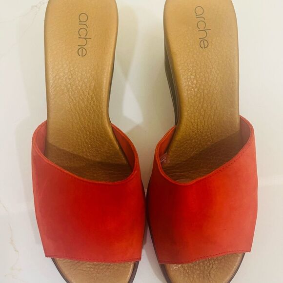 Arche Mules with Minimalist Design - Picture 6 of 8